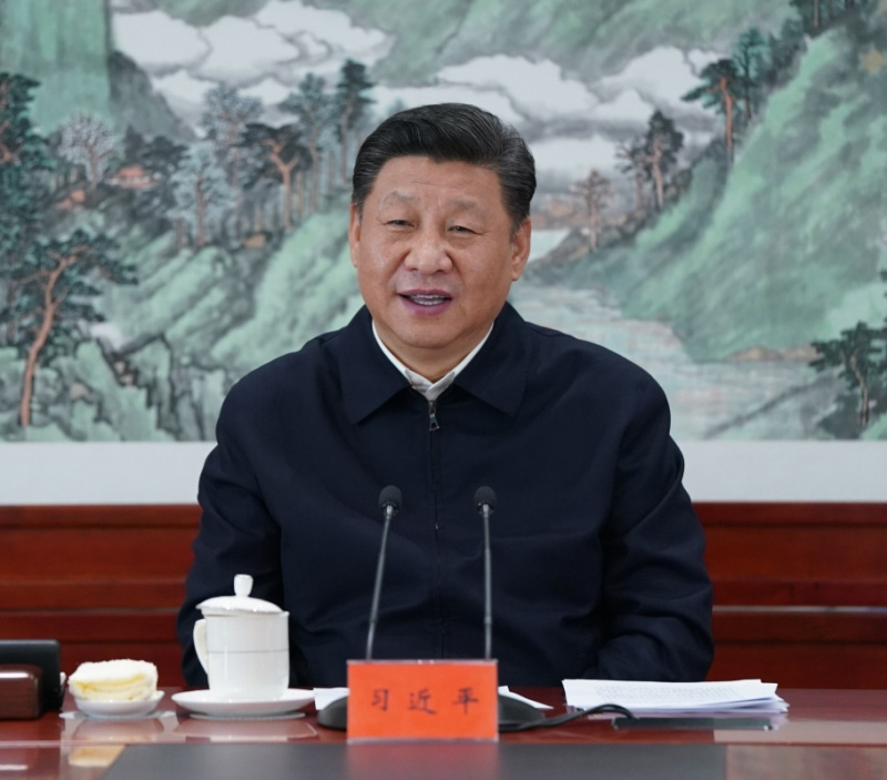 2016年2月19日，習(xí)近平總書記在中央電視臺(tái)總控中心同工作人員親切握手。
