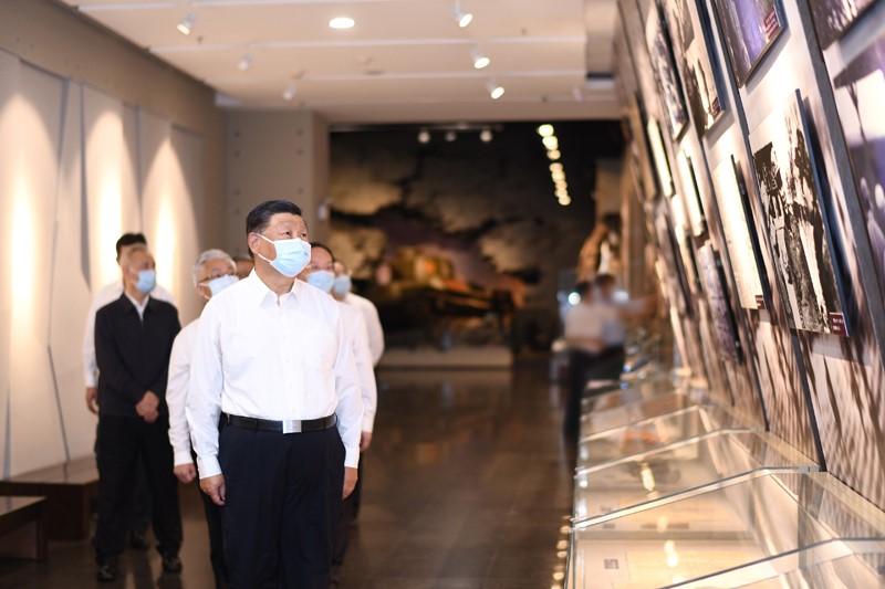 2022年8月16日至17日，中共中央總書記、國家主席、中央軍委主席習近平在遼寧考察。這是16日下午，習近平在錦州市考察遼沈戰(zhàn)役紀念館。 新華社記者 燕雁 攝