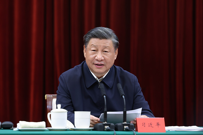 2023年10月12日下午，中共中央總書記、國家主席、中央軍委主席習(xí)近平在江西省南昌市主持召開進(jìn)一步推動(dòng)長江經(jīng)濟(jì)帶高質(zhì)量發(fā)展座談會(huì)并發(fā)表重要講話。新華社記者 鞠鵬 攝