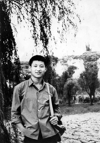 這是1972年，插隊(duì)回京探親時(shí)的習(xí)近平。