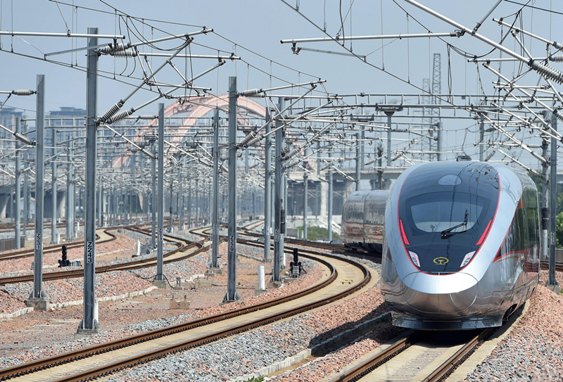 2022年6月20日，濟(jì)鄭高鐵鄭州首發(fā)G9206次列車駛出鄭州東站。